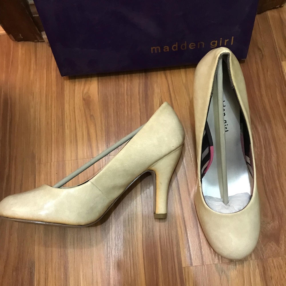 Brand New. Madden Girl Shoe. Size 9.